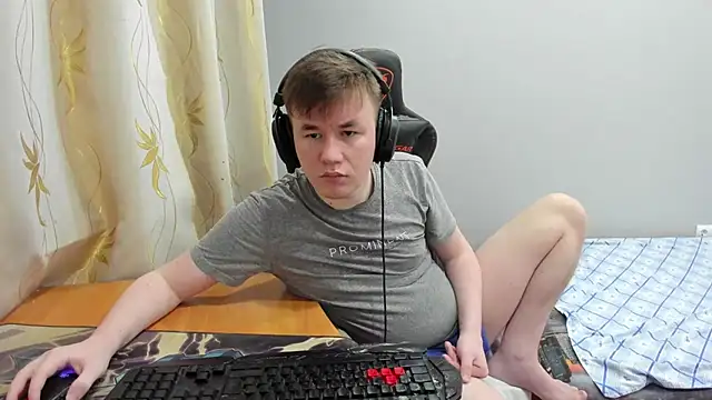 iliaskrislove online show from May 1, 2026, 11:21 pm