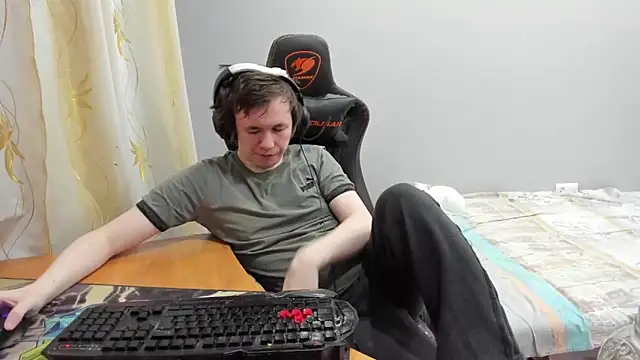 Snapshot of iliaskrislove chatting on March 8, 2026, 1:33 am iliaskrislove online show from March 8, 2026, 1:33 am