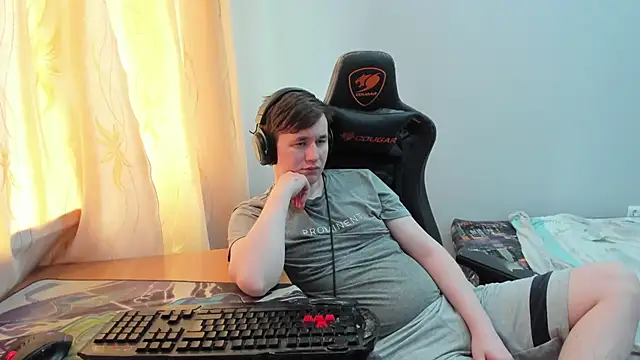 iliaskrislove online show from June 23, 2026, 6:00 am
