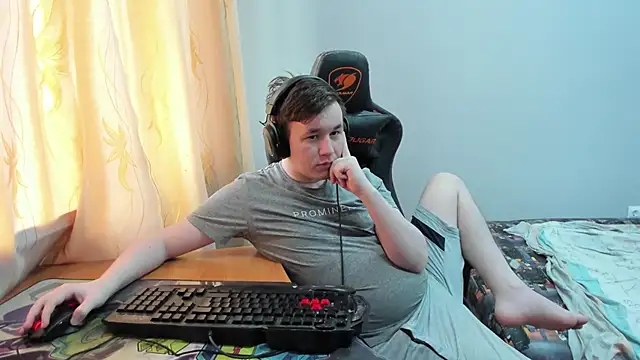 iliaskrislove online show from June 16, 2026, 2:55 am