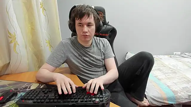 Snapshot of iliaskrislove chatting on March 19, 2026, 4:18 pm iliaskrislove online show from March 19, 2026, 4:18 pm