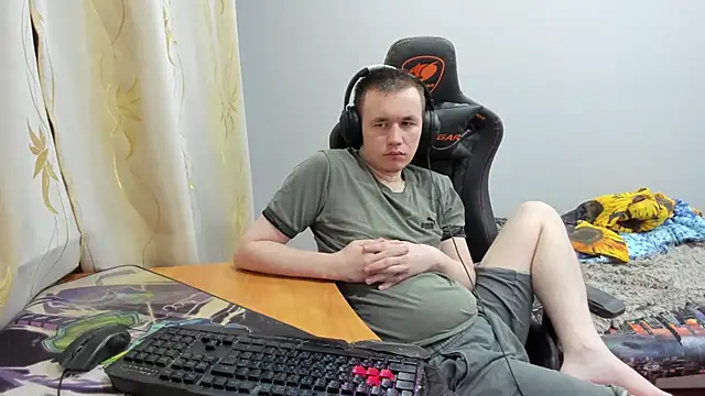 Snapshot of iliaskrislove chatting on October 26, 2025, 7:47 pm iliaskrislove online show from October 26, 2025, 7:47 pm