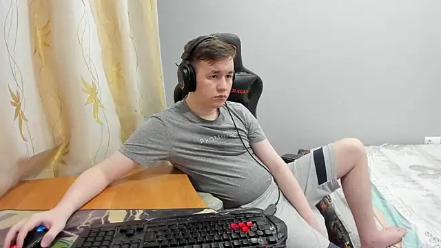 iliaskrislove online show from April 23, 2026, 1:12 am