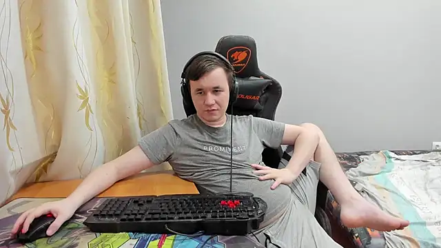 iliaskrislove online show from June 20, 2026, 11:32 pm