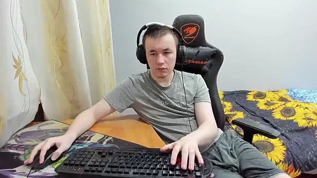 Snapshot of iliaskrislove chatting on October 31, 2025, 2:30 am iliaskrislove online show from October 31, 2025, 2:30 am