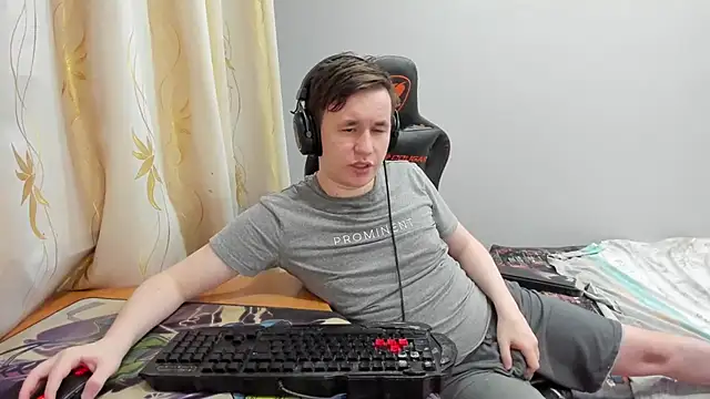 iliaskrislove online show from June 6, 2026, 12:38 am