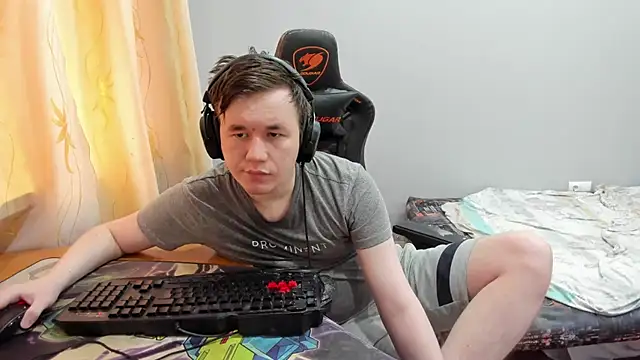 iliaskrislove online show from June 30, 2026, 1:38 am