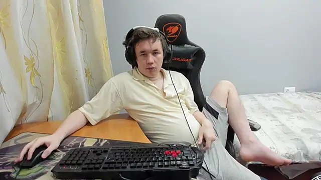 Snapshot of iliaskrislove chatting on February 18, 2026, 7:10 pm iliaskrislove online show from February 18, 2026, 7:10 pm