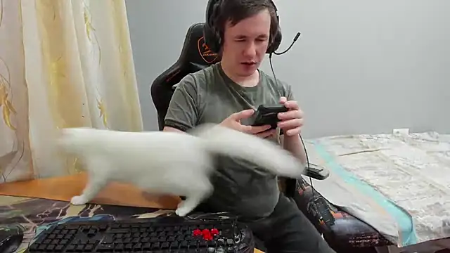 Snapshot of iliaskrislove chatting on March 8, 2026, 2:09 pm iliaskrislove online show from March 8, 2026, 2:09 pm