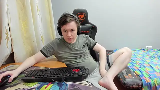 iliaskrislove online show from July 20, 2026, 10:56 pm