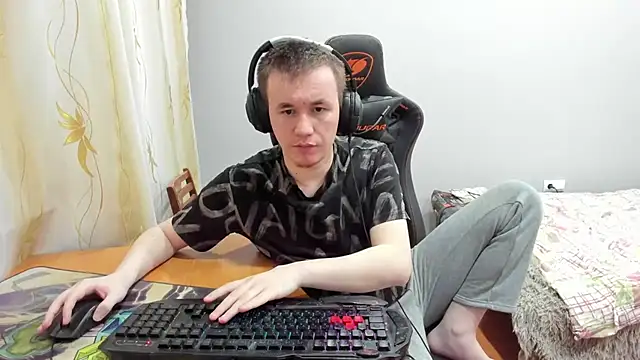 Snapshot of iliaskrislove chatting on November 4, 2025, 6:44 pm iliaskrislove online show from November 4, 2025, 6:44 pm