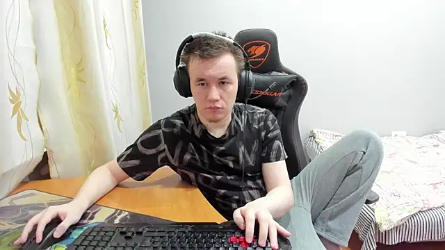 Snapshot of iliaskrislove chatting on November 19, 2025, 4:12 am iliaskrislove online show from November 19, 2025, 4:12 am