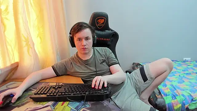 iliaskrislove online show from July 23, 2026, 1:19 am