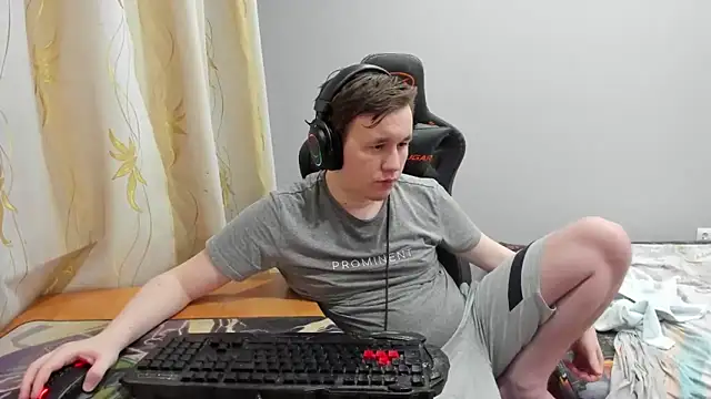 iliaskrislove online show from June 18, 2026, 11:10 pm