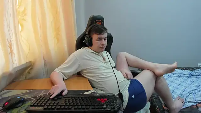 iliaskrislove online show from May 5, 2026, 2:47 am