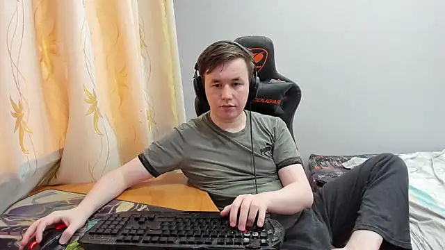 iliaskrislove online show from June 7, 2026, 12:49 am