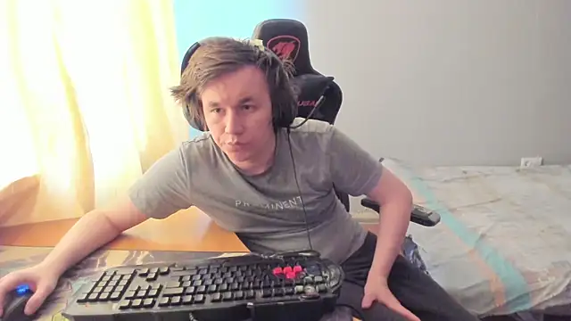 Snapshot of iliaskrislove chatting on March 21, 2026, 8:19 am iliaskrislove online show from March 21, 2026, 8:19 am