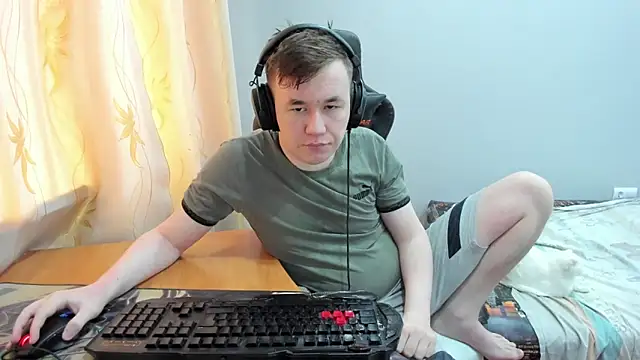 iliaskrislove online show from April 27, 2026, 9:51 am