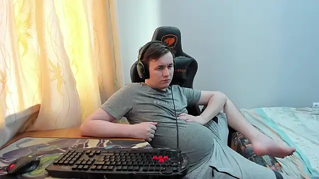 iliaskrislove online show from June 22, 2026, 3:25 am