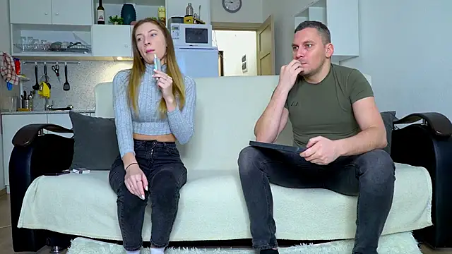 Snapshot of littlesweettifany chatting on December 4, 2025, 11:20 am littlesweettifany online show from December 4, 2025, 11:20 am