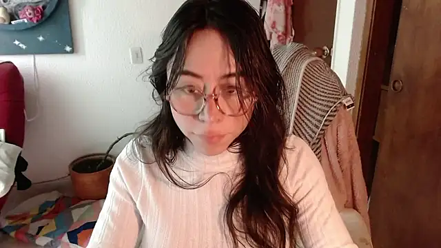 emily pearl  online show from January 10, 2026, 12:44 pm