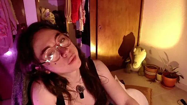 Snapshot of emily_pearl_ chatting on October 16, 2025, 7:49 am emily pearl online show from October 16, 2025, 7:49 am