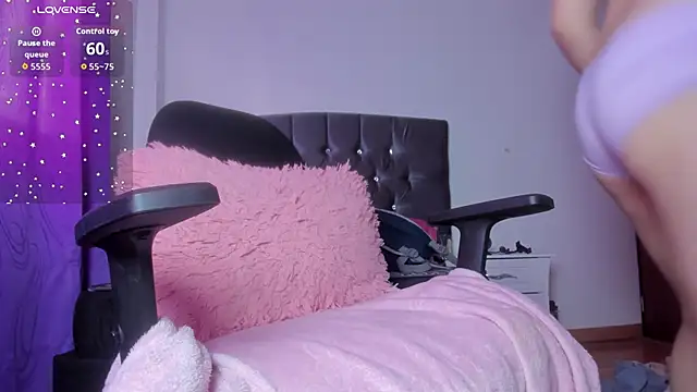 Snapshot of Veeronica_Smith chatting on September 24, 2025, 2:23 pm Veeronica Smith online show from September 24, 2025, 2:23 pm