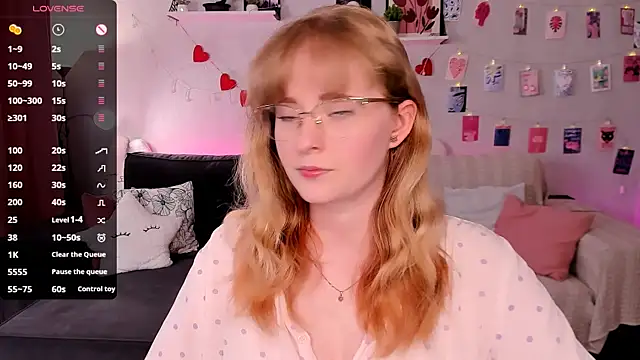 Snapshot of Aemilia_ chatting on August 3, 2026, 2:19 am Aemilia online show from August 3, 2026, 2:19 am