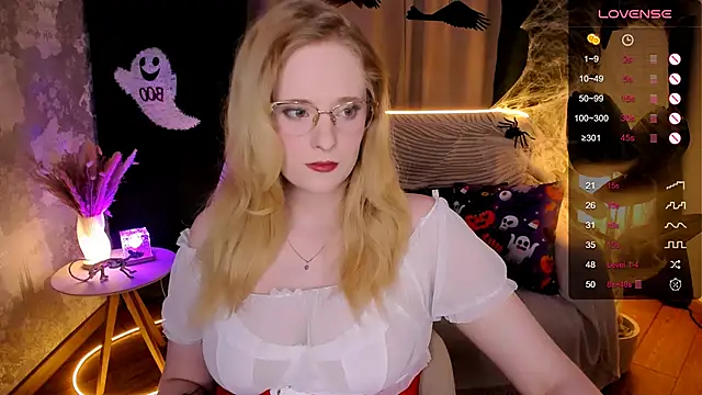 Snapshot of Aemilia_ chatting on November 1, 2025, 6:19 am Aemilia online show from November 1, 2025, 6:19 am