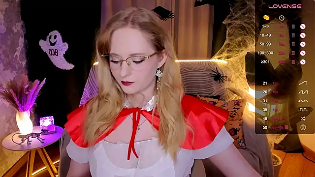 Snapshot of Aemilia_ chatting on October 24, 2025, 8:35 am Aemilia online show from October 24, 2025, 8:35 am