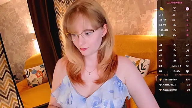 Snapshot of Aemilia_ chatting on July 5, 2026, 8:32 am Aemilia online show from July 5, 2026, 8:32 am