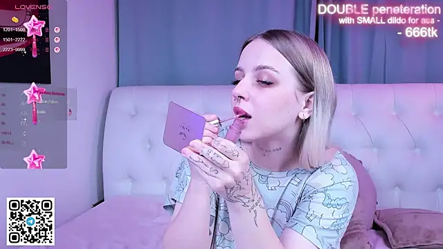 Snapshot of Alice_Halle chatting on November 5, 2025, 2:14 am Alice Halle online show from November 5, 2025, 2:14 am