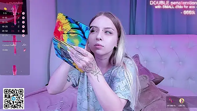 Snapshot of Alice_Halle chatting on November 13, 2025, 6:17 am Alice Halle online show from November 13, 2025, 6:17 am