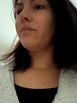 Snapshot of Linalicious chatting on October 30, 2025, 9:07 am Linalicious online show from October 30, 2025, 9:07 am