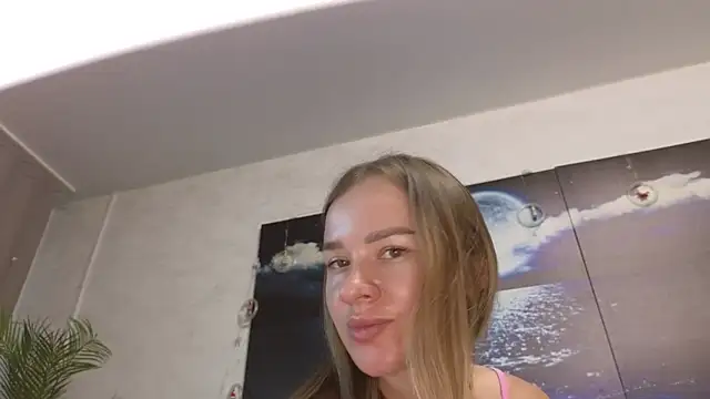Strip-Lady online show from May 25, 2026, 1:32 pm