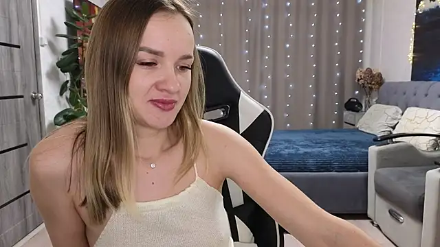 Strip-Lady online show from February 11, 2026, 12:38 pm