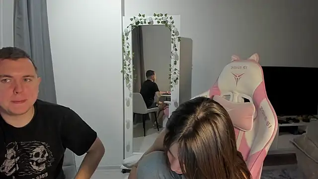 MashkaRay online show from November 12, 2025, 5:06 pm