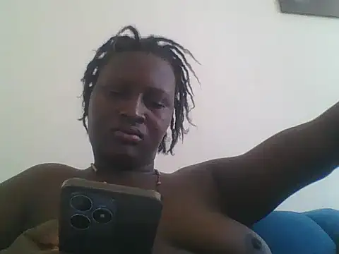 Snapshot of Heavy_ass chatting on March 17, 2025, 7:24 am Heavy ass online show from March 17, 2025, 7:24 am