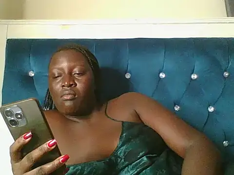 Snapshot of Heavy_ass chatting on February 13, 2026, 9:26 pm Heavy ass online show from February 13, 2026, 9:26 pm