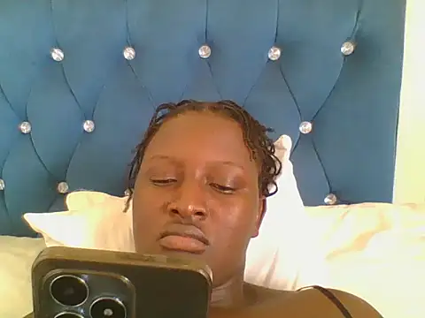 Snapshot of Heavy_ass chatting on September 9, 2025, 6:12 am Heavy ass online show from September 9, 2025, 6:12 am