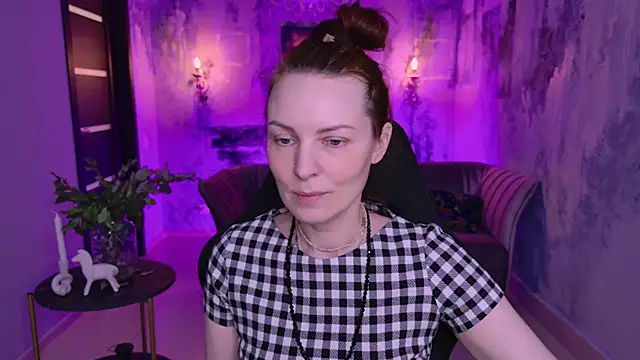 Snapshot of VandaRossi chatting on March 2, 2025, 5:12 am VandaRossi online show from March 2, 2025, 5:12 am