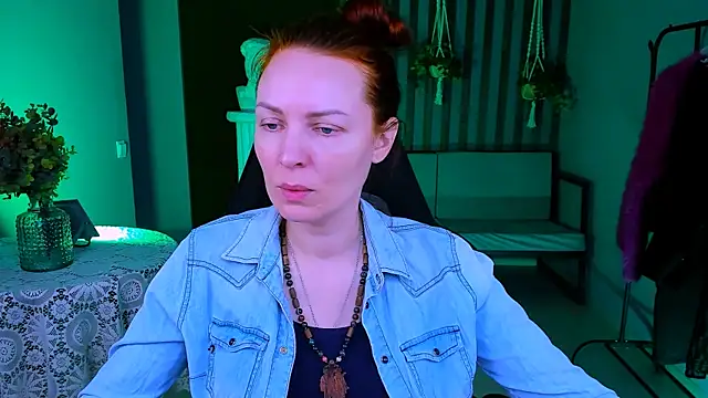 Snapshot of VandaRossi chatting on March 7, 2025, 5:08 am VandaRossi online show from March 7, 2025, 5:08 am