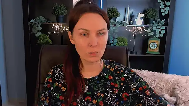 Snapshot of VandaRossi chatting on November 15, 2025, 9:46 am VandaRossi online show from November 15, 2025, 9:46 am