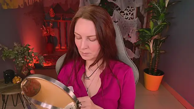 Snapshot of VandaRossi chatting on October 31, 2025, 5:15 am VandaRossi online show from October 31, 2025, 5:15 am