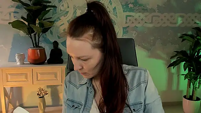 Snapshot of VandaRossi chatting on September 22, 2025, 8:20 am VandaRossi online show from September 22, 2025, 8:20 am