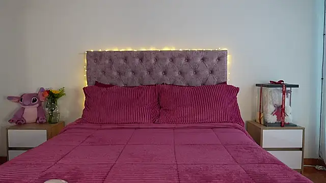 Snapshot of samantha_evans2 chatting on June 20, 2026, 10:48 pm samantha evans2 online show from June 20, 2026, 10:48 pm