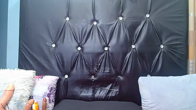spicydiver38 online show from June 7, 2026, 8:36 pm