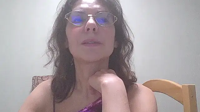 Snapshot of HollyJewel chatting on January 15, 2025, 7:23 pm HollyJewel online show from January 15, 2025, 7:23 pm