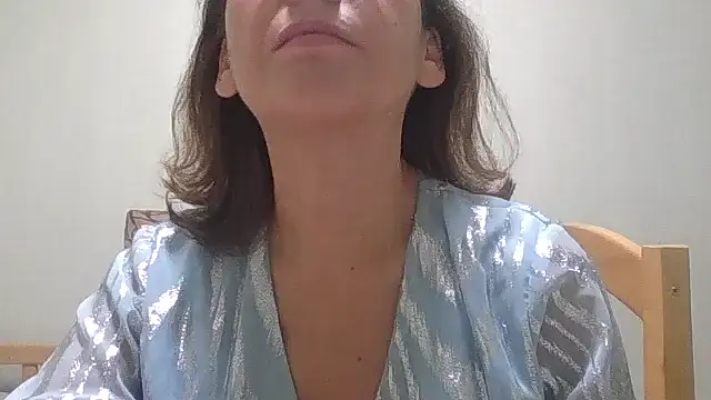 HollyJewel online show from October 20, 2025, 5:35 pm