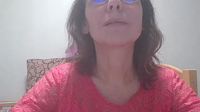 Snapshot of HollyJewel chatting on February 14, 2025, 7:44 pm HollyJewel online show from February 14, 2025, 7:44 pm